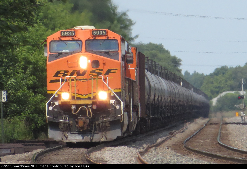 BNSF 5935 East